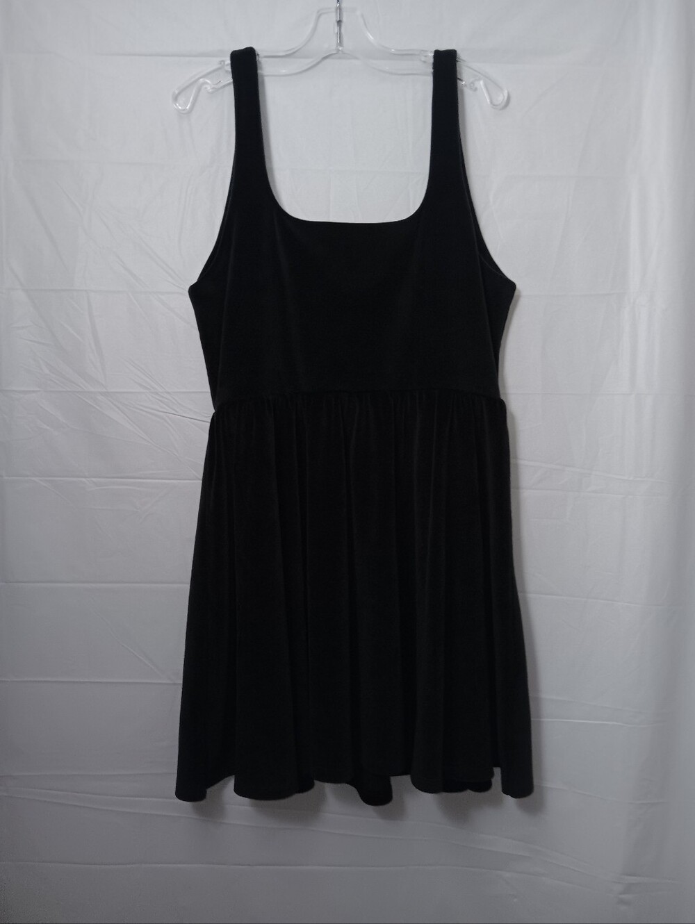 AMERICAN EAGLE BLACK VELVET  SQUARE- NECKLINE  SKATER DRESS SIZE MEDIUM